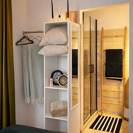 Un Au Verger-dog Friendly-jacuzzi & Massages Chalet