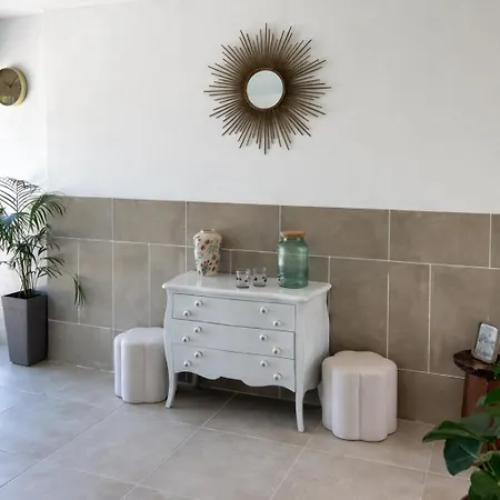 Un Au Verger-dog Friendly-jacuzzi & Massages Chalet *