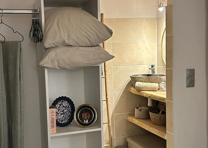 Un Chalet Au Verger-Dog Friendly-Jacuzzi & Massages בקתה *